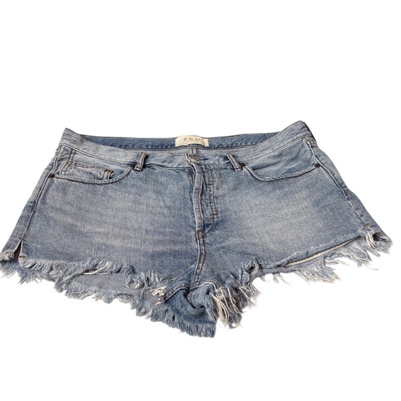 Free People We The Free Raw-Hem High-Waist Button Fly Lightwash Denim Shorts - Picture 14 of 15